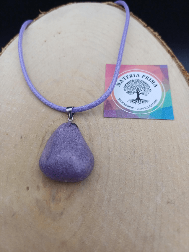 Collier stichtite