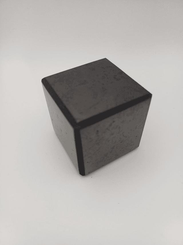 Shungite cube 4cm (poli)